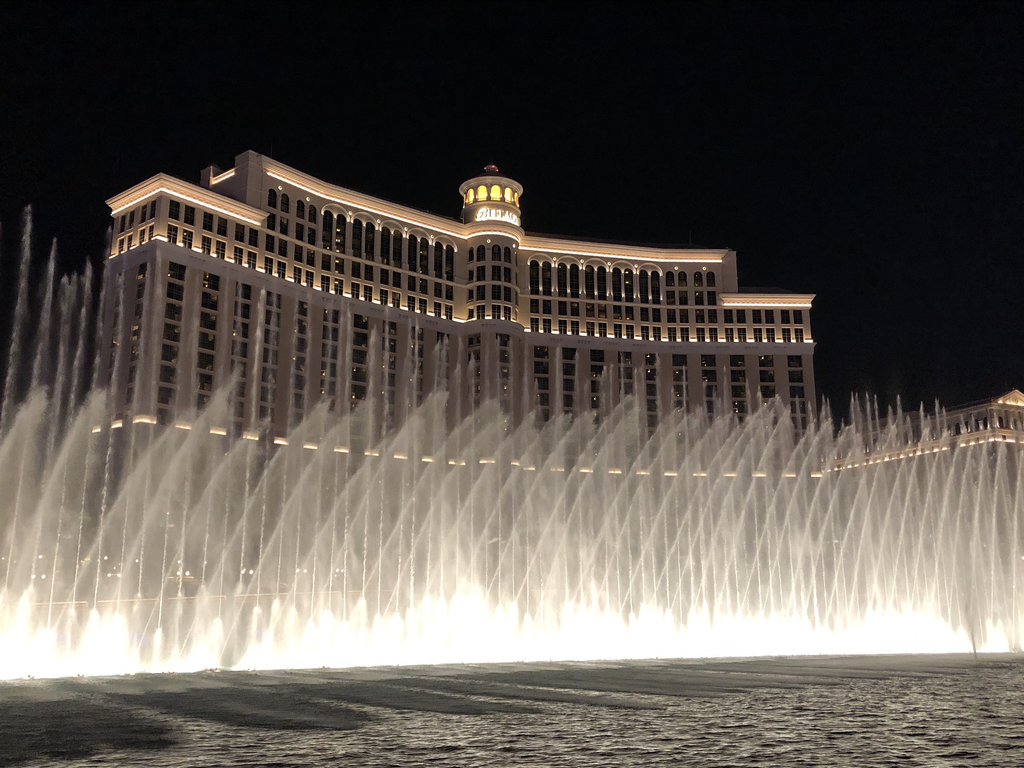【ラスベガス】噴水ショーでおなじみのベラージオでシルクドソレイユを見てきた ダラス駐在員のガンガンいこうぜ