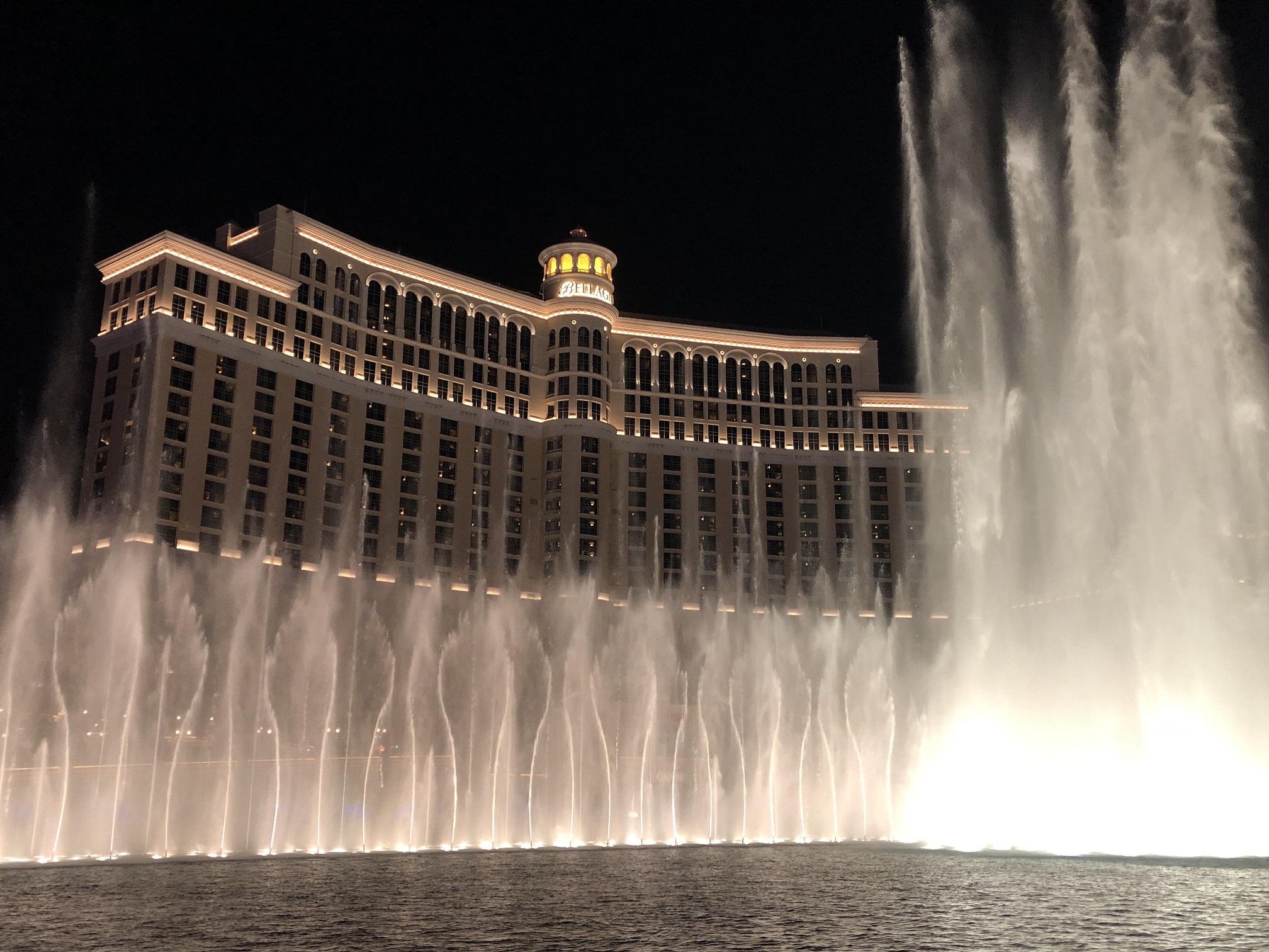 【ラスベガス】噴水ショーでおなじみのベラージオでシルクドソレイユを見てきた ダラス駐在員のガンガンいこうぜ