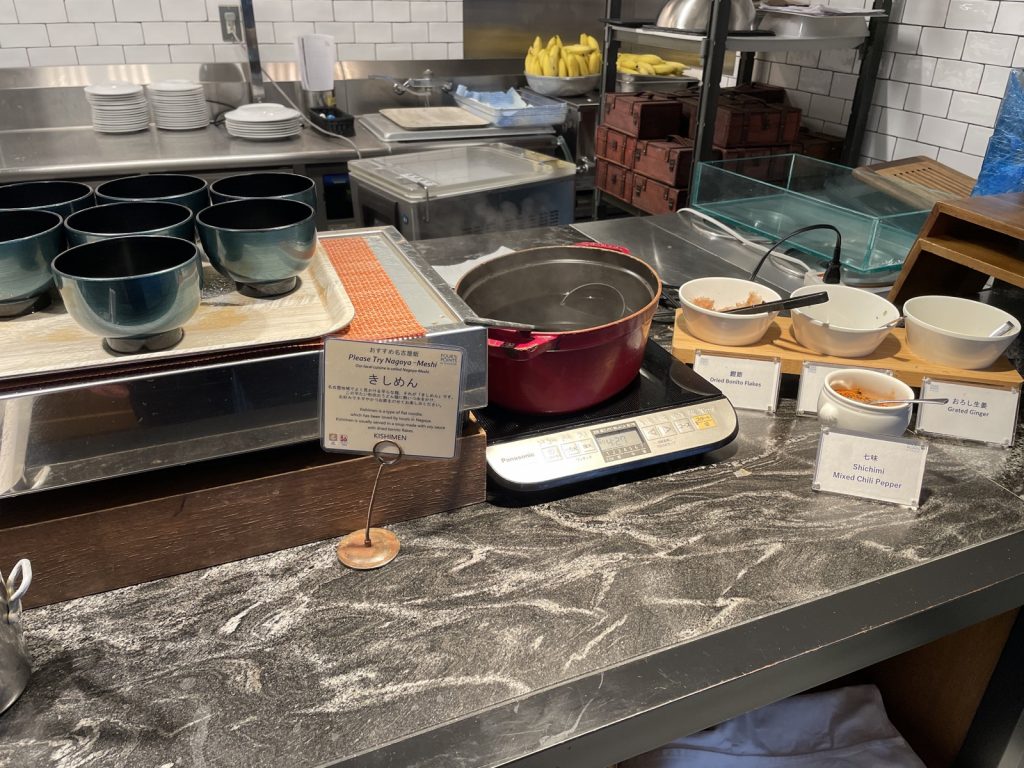 フォーポイントバイシェラトン名古屋 朝食ビュッフェ きしめんの薬味 削り節とおろし生姜と七味