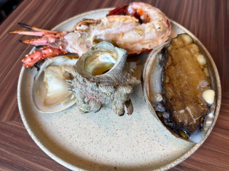 ファイブスプリング・リゾート・ザ・シラハマ・SLH 朝食 伊勢海老とアワビ