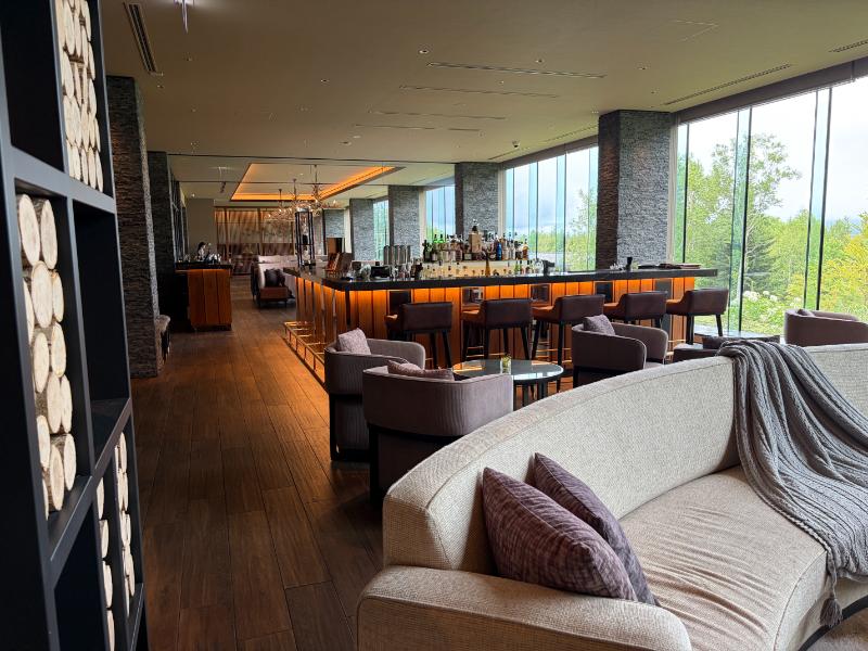 東山ニセコビレッジ、リッツ・カールトン・リザーブ Ume Lounge バーカウンター