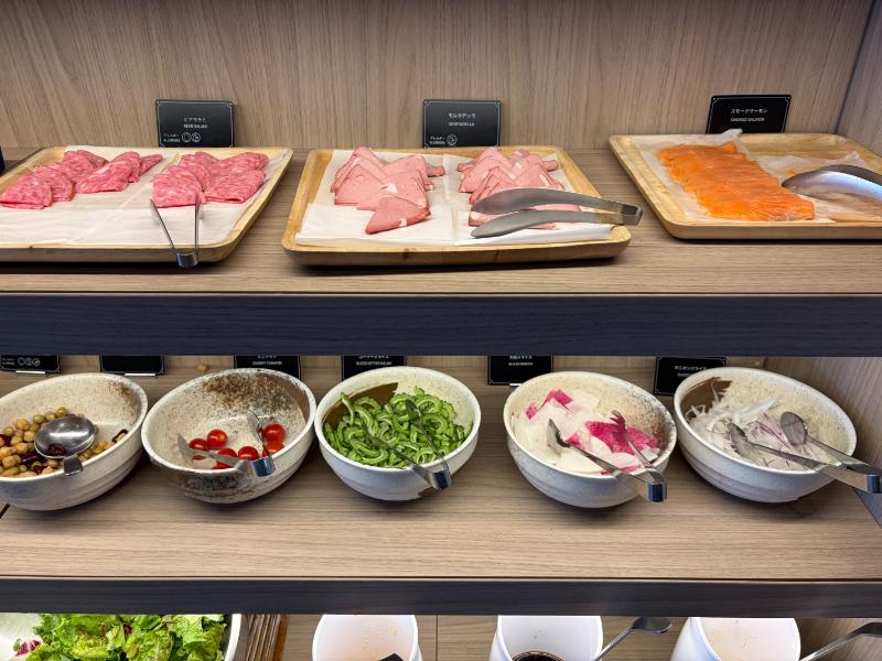 シオカの朝食ビュッフェ 生ハムとスモークサーモン