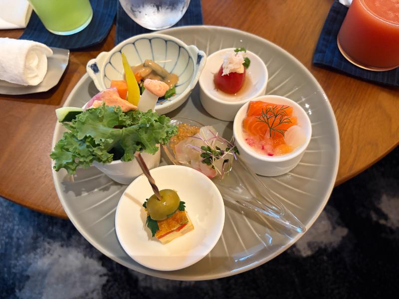 リッツカールトン福岡 クラブラウンジ ディナー前オードブル 軽食風プレート拡大