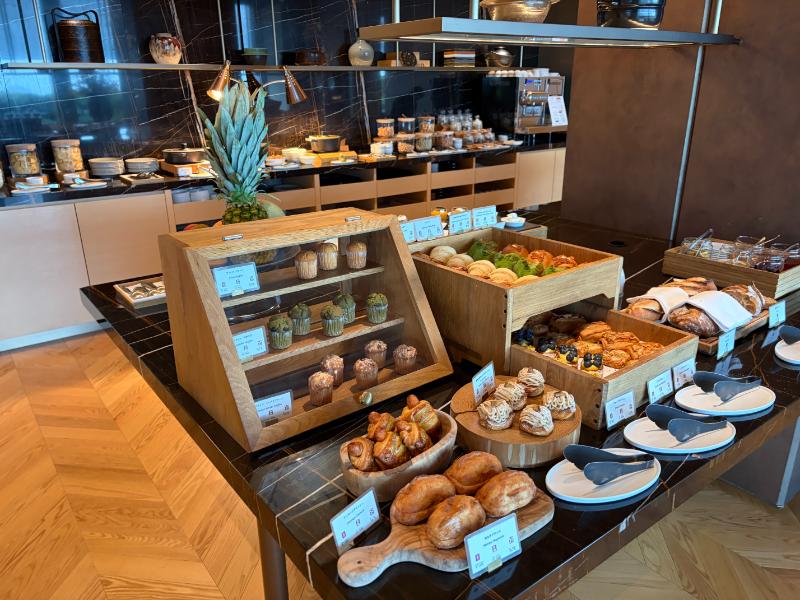 リッツカールトン福岡 クラブラウンジ 軽食 パンコーナー