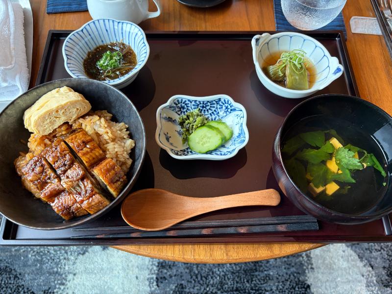 リッツカールトン福岡 クラブラウンジ 軽食 うなぎ定食