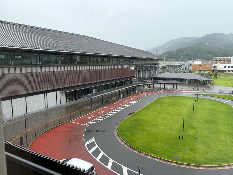 フェアフィールド佐賀嬉野温泉 客室から見える嬉野温泉駅
