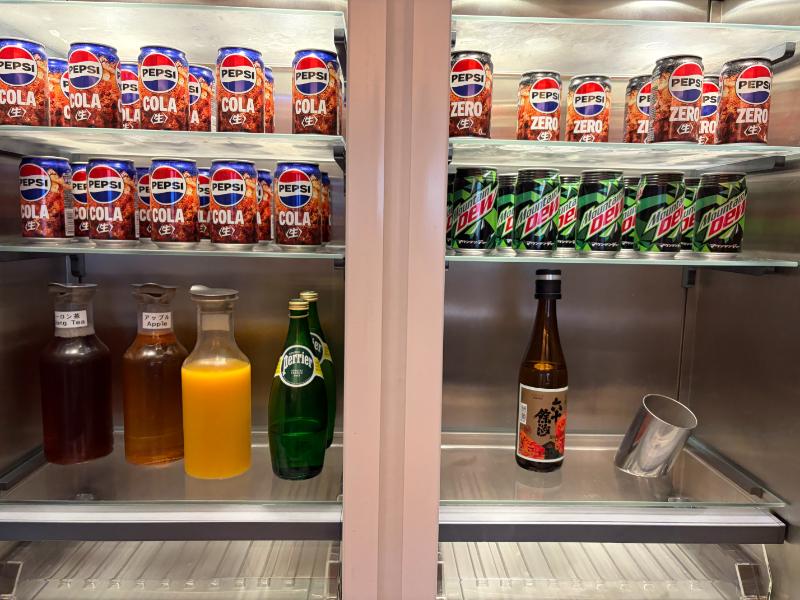長崎マリオットホテルMクラブの冷蔵ドリンクコーナー(Pepsi・Mountain Dew等)