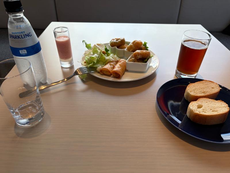 ヒルトン長崎 エグゼクティブラウンジ カクテルタイムの軽食とドリンク