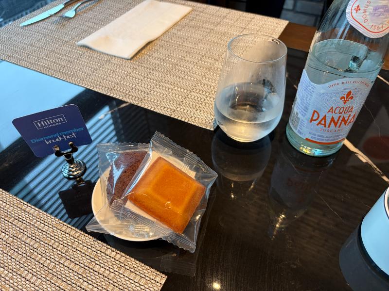 ヒルトン長崎 福海楼 ダイヤモンド会員朝食プレートとフィナンシェ